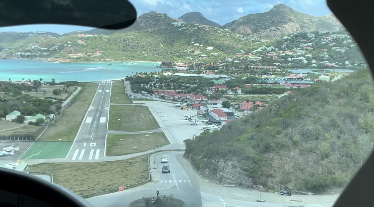Cockpit view of the dramatic landing approach